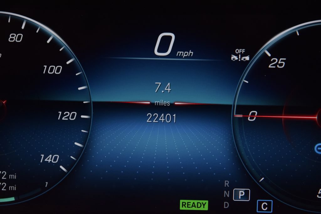 Certified 2023 Mercedes-Benz EQB 300 4MATIC w/ Exclusive Package image 27
