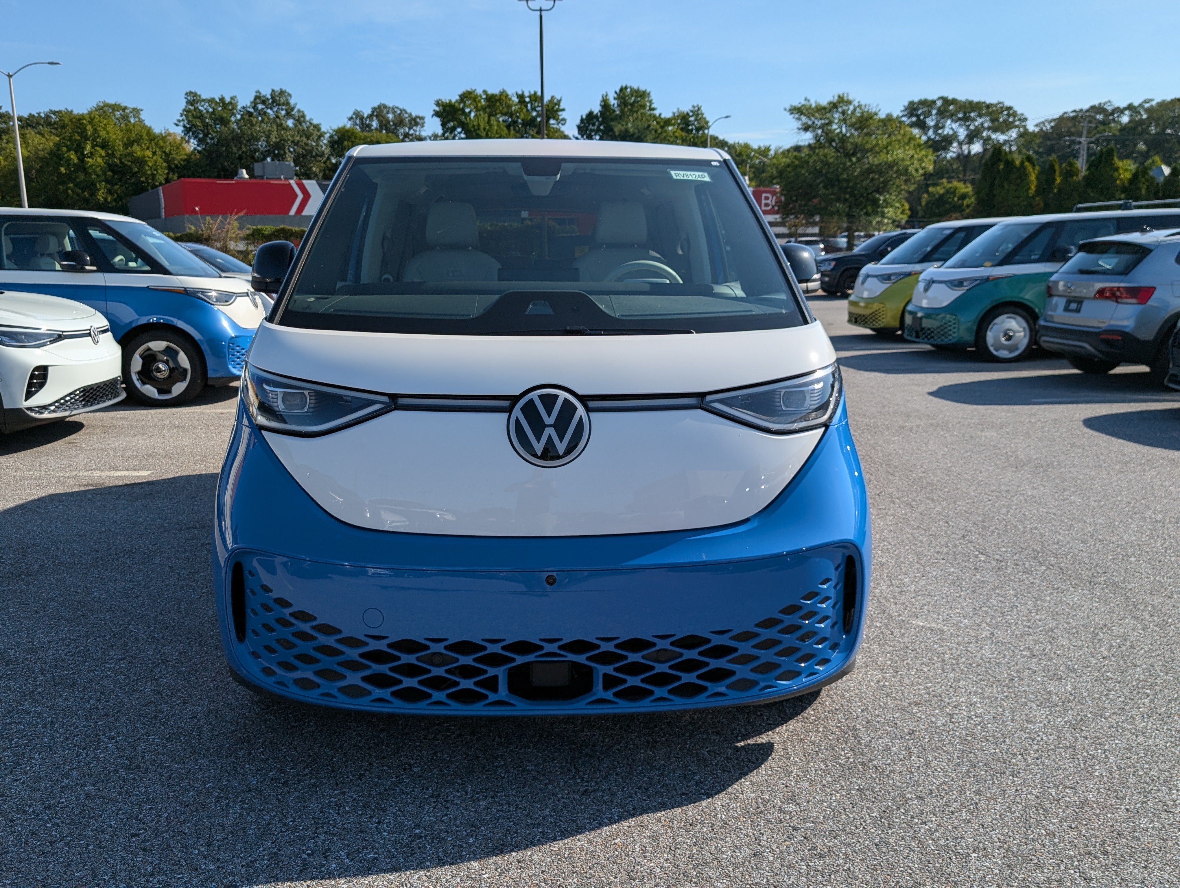 Used 2025 Volkswagen ID. Buzz 1st Edition AWD/4WD image 8