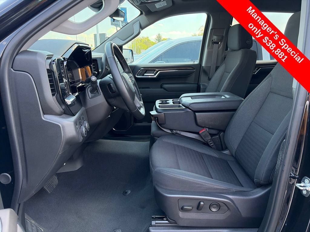 Used 2024 Chevrolet Silverado 1500 LT AWD/4WD image 13