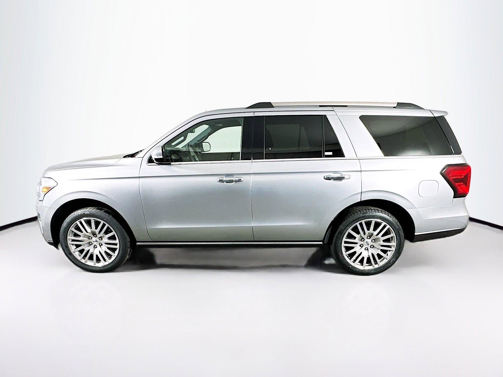 Used 2024 Ford Expedition Limited image 4