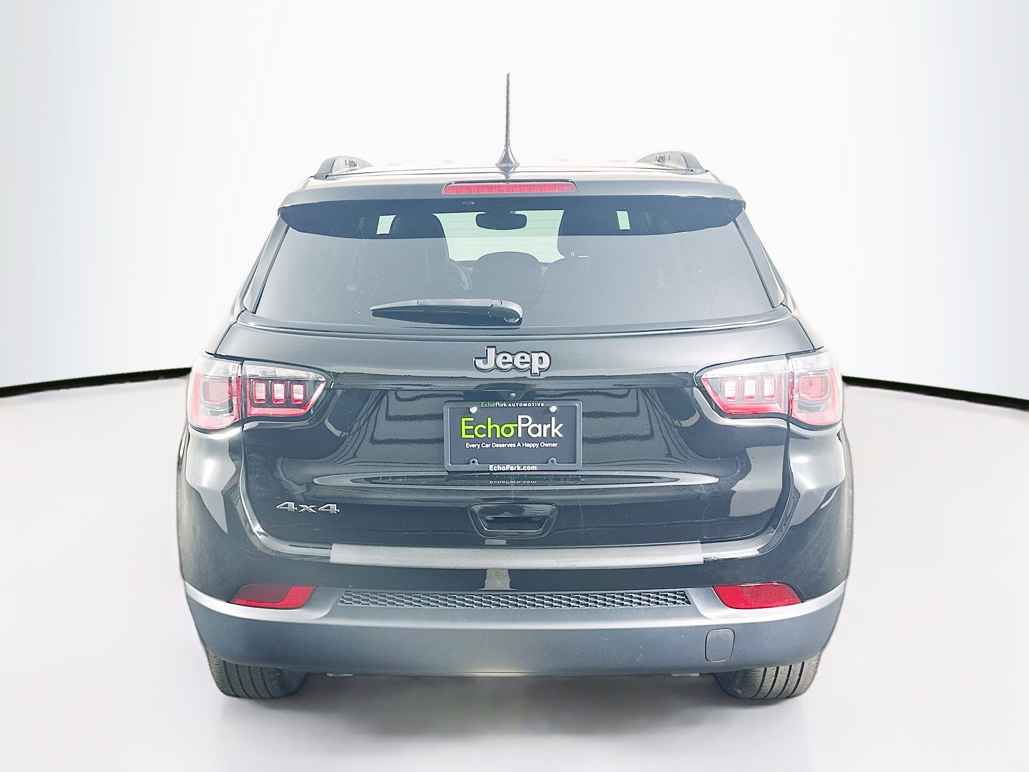 Used 2024 Jeep Compass Latitude w/ Convenience Group AWD/4WD image 7