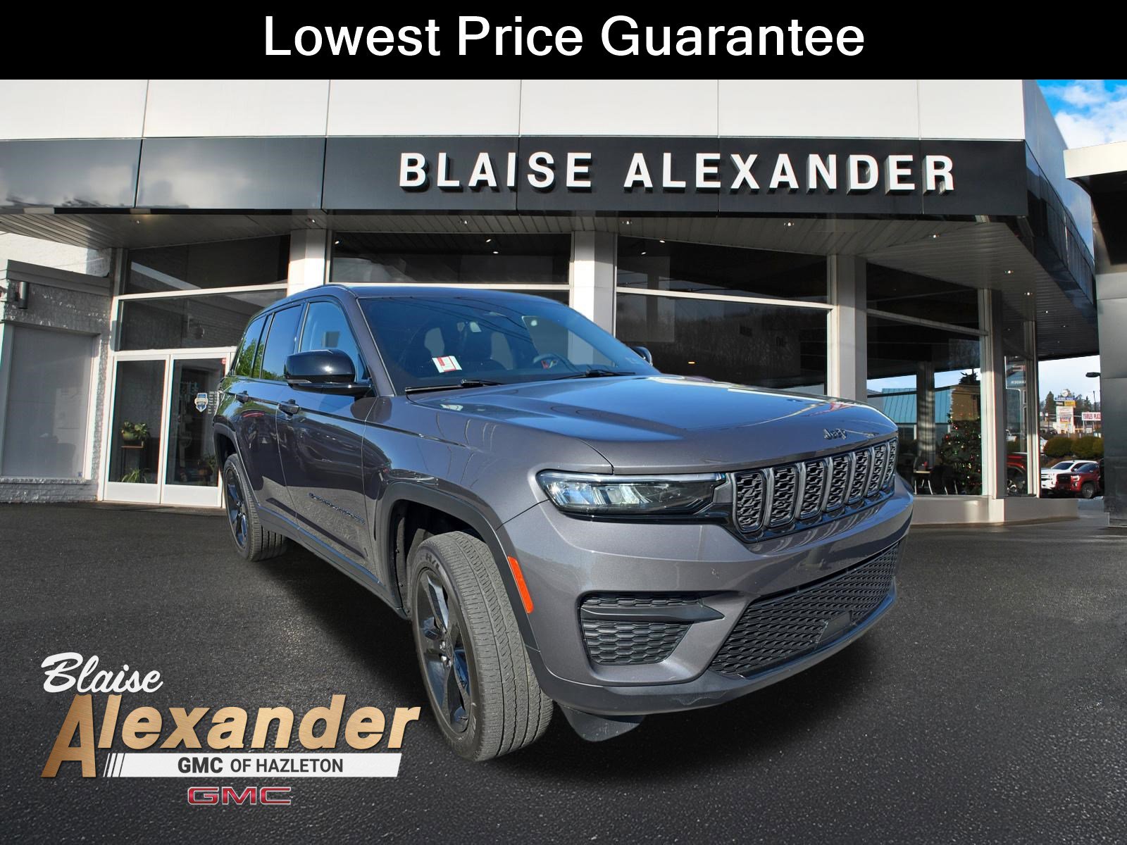 Used 2024 Jeep Grand Cherokee Altitude AWD/4WD image 1