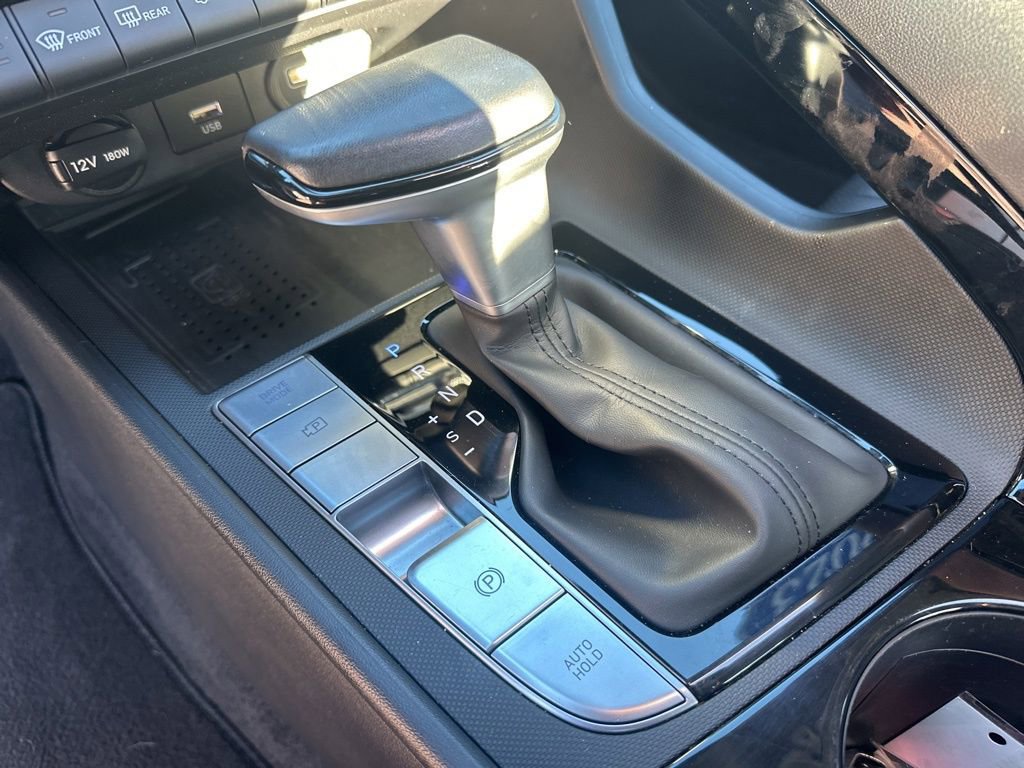 Used 2023 Hyundai Elantra Limited image 30