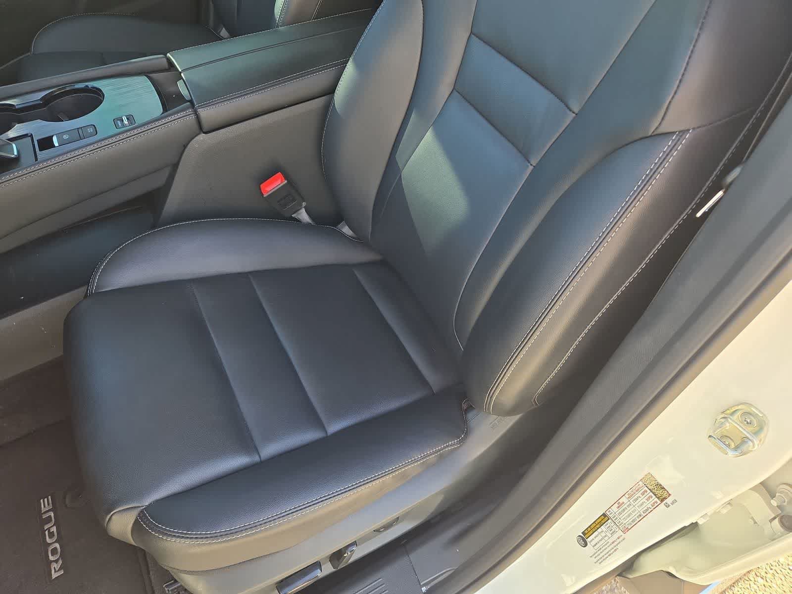 Used 2023 Nissan Rogue SL w/ SL Premium Package FWD image 16