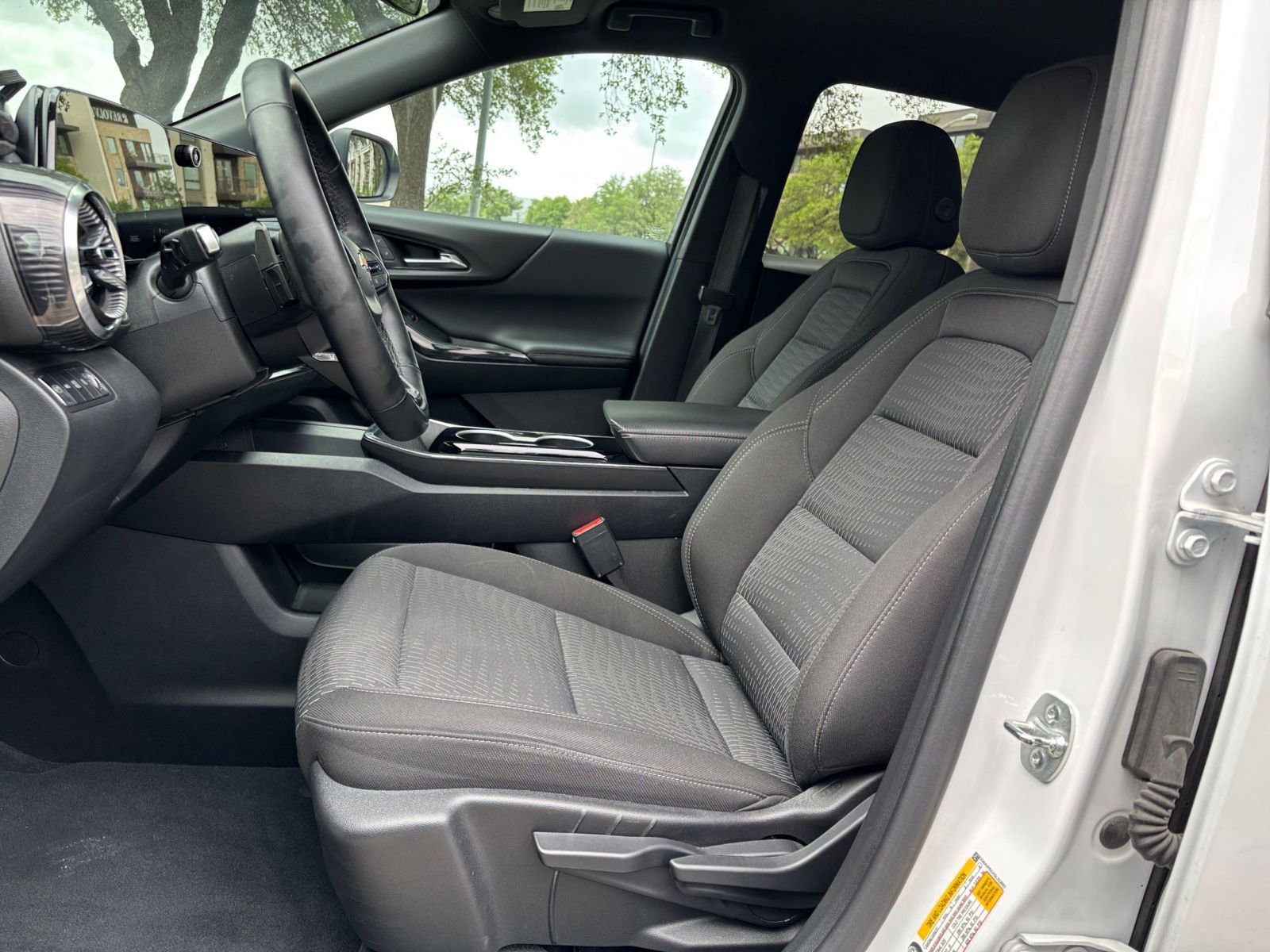Used 2025 Chevrolet Equinox LT AWD/4WD image 22