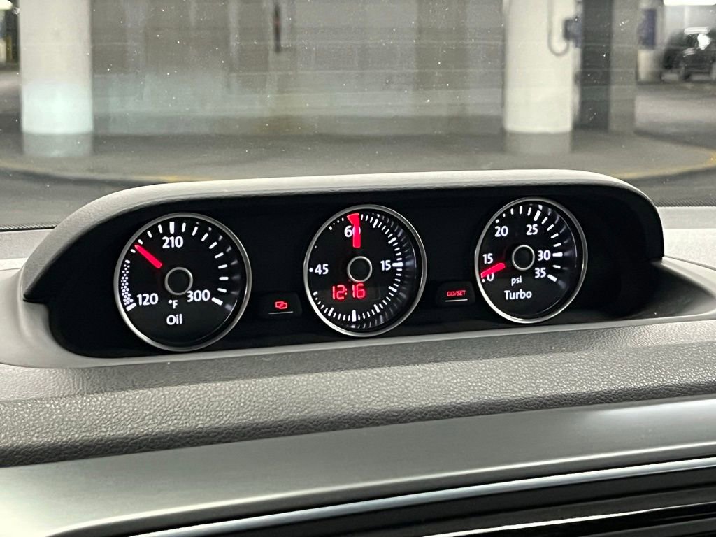 Used 2014 Volkswagen Beetle R-Line image 22