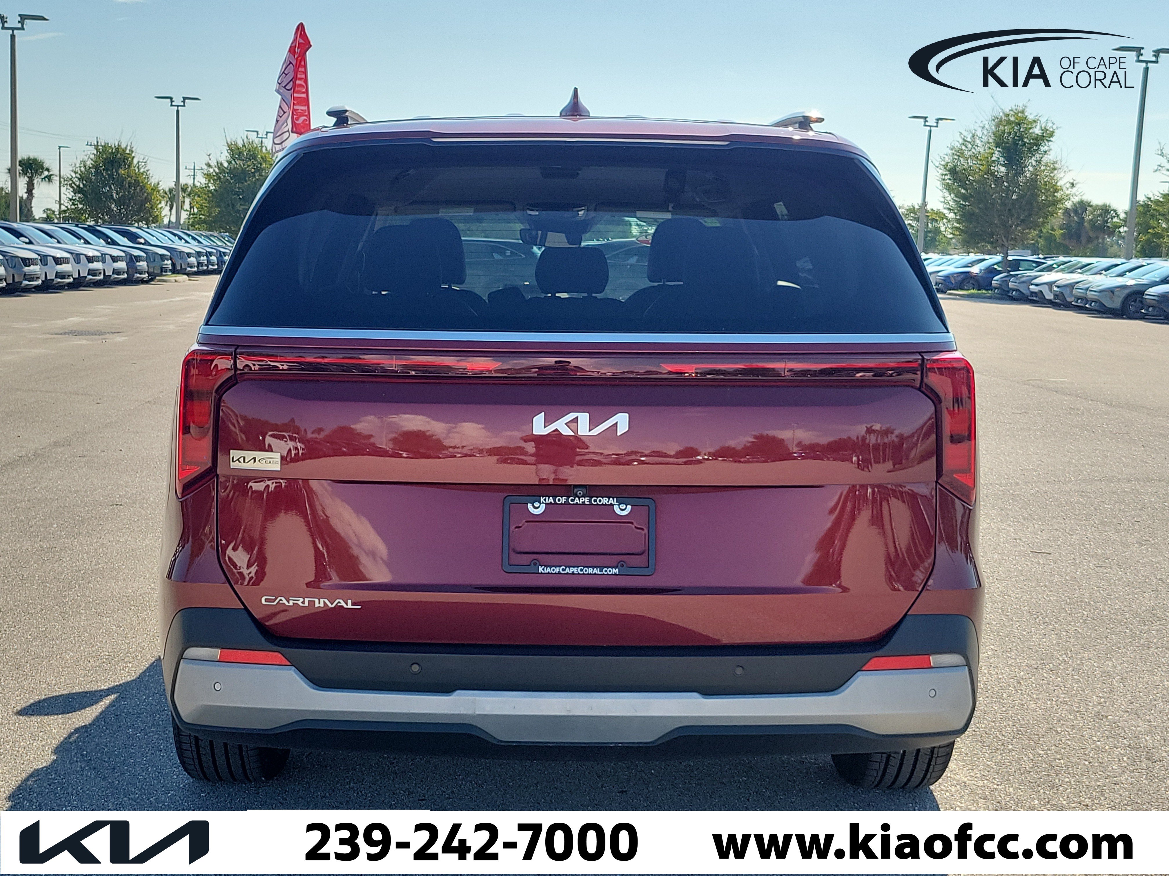 Certified 2025 Kia Carnival EX FWD image 5