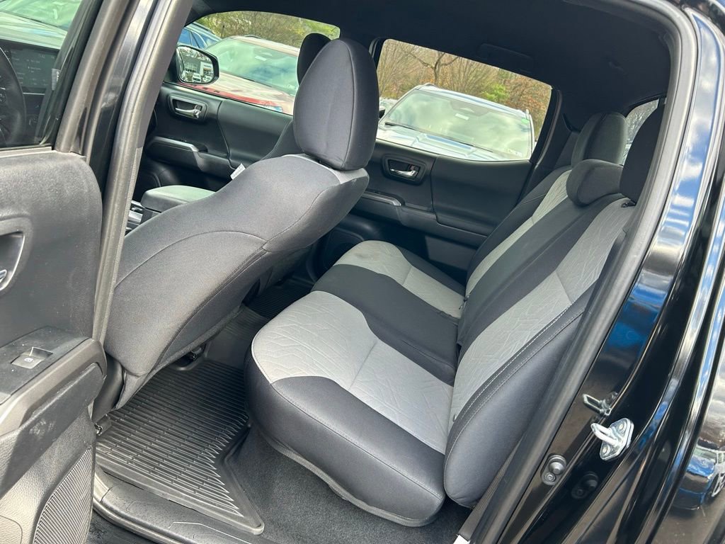 Used 2021 Toyota Tacoma TRD Off-Road image 21