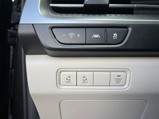 Certified 2024 Kia Carnival LX image 11