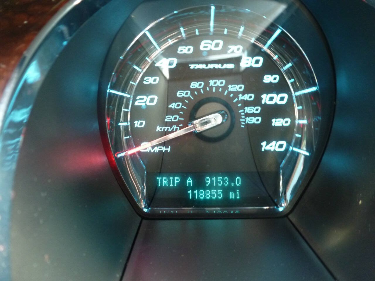 Used 2010 Ford Taurus SEL AWD/4WD image 14