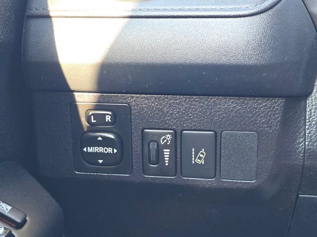 Used 2018 Toyota RAV4 LE w/ All Weather Liner Package AWD/4WD image 22