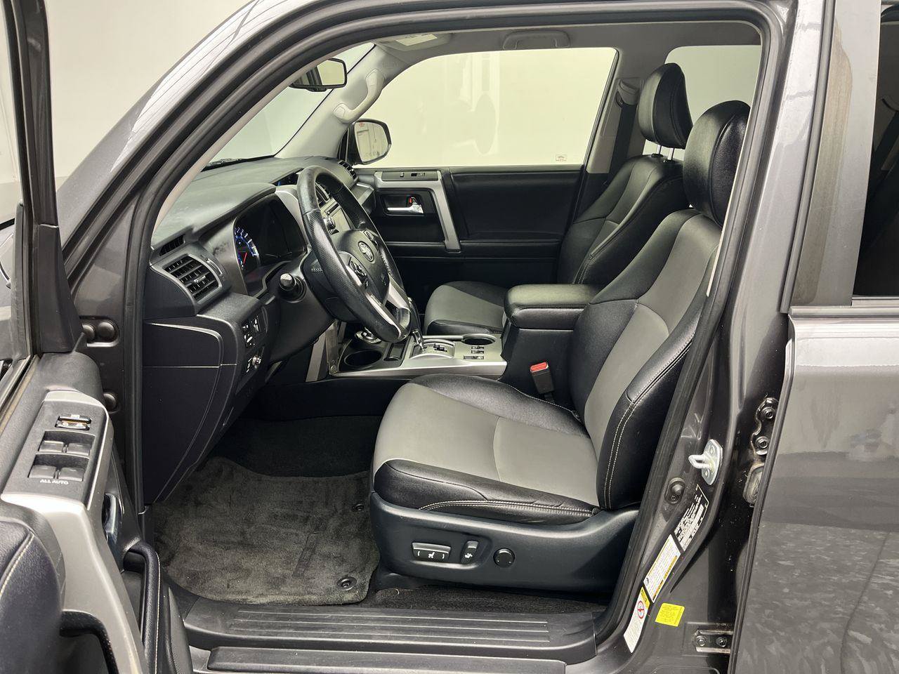 Used 2018 Toyota 4Runner SR5 Premium AWD/4WD image 3