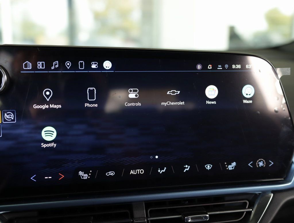 Used 2024 Chevrolet Equinox EV LT image 15