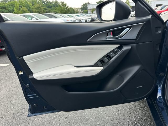 Used 2017 MAZDA MAZDA3 Grand Touring w/ Premium Equipment Package FWD image 10