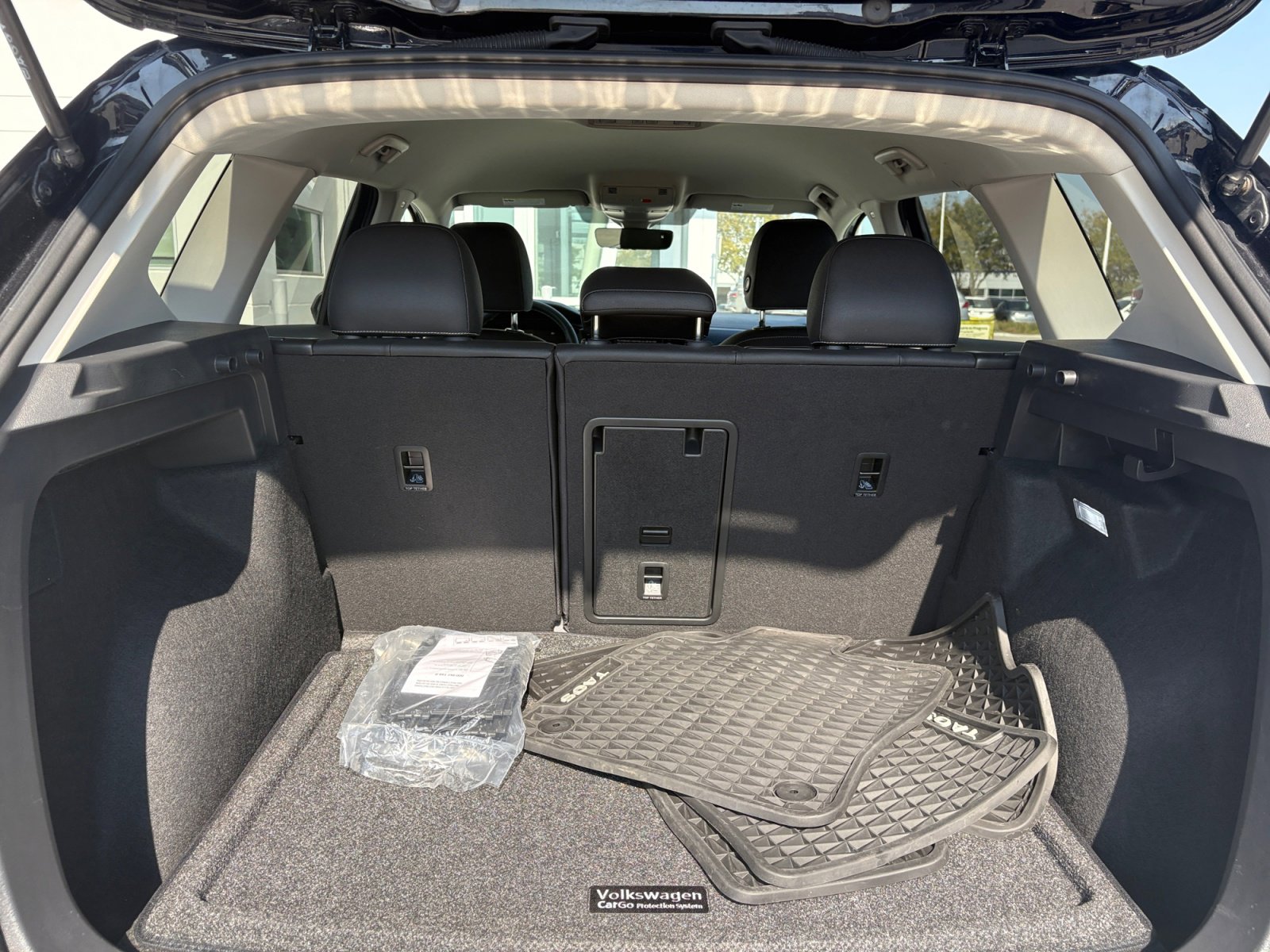 Certified 2024 Volkswagen Taos SE image 11