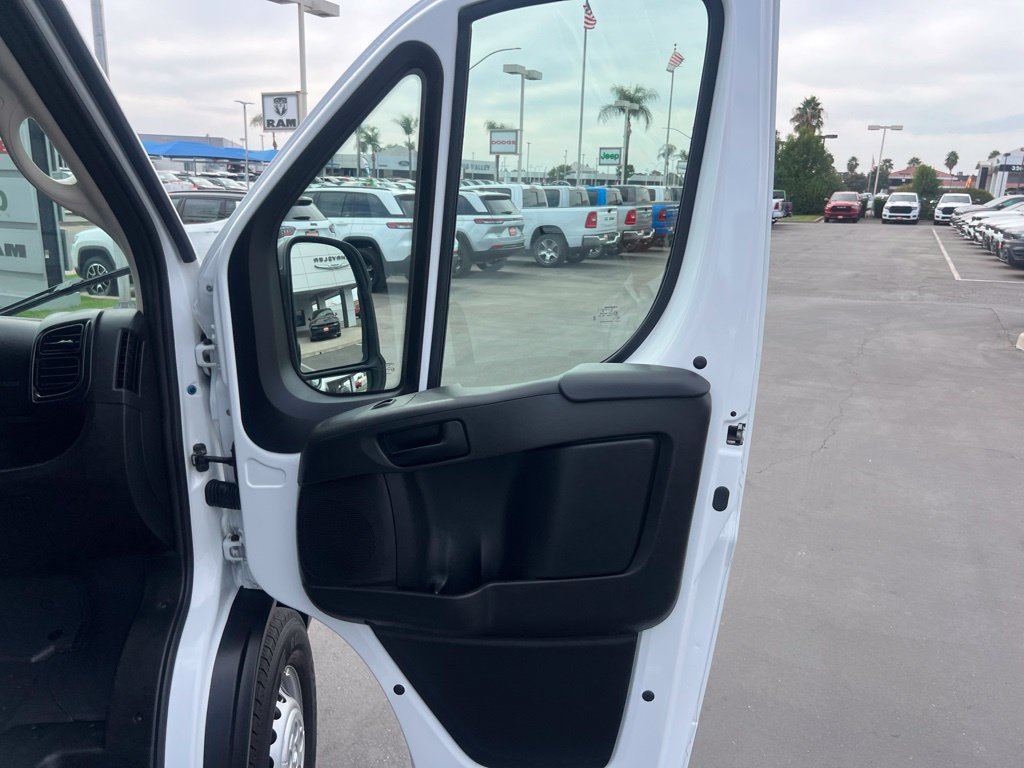 Used 2025 RAM ProMaster 2500 w/ U-Haul Equipment Group FWD image 31