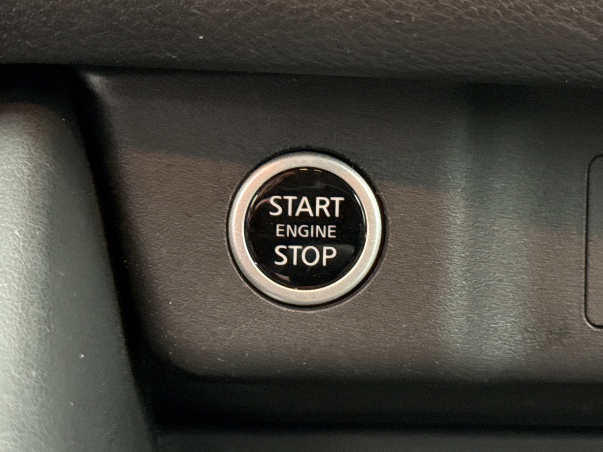 Used 2023 Nissan Rogue SL AWD/4WD image 22
