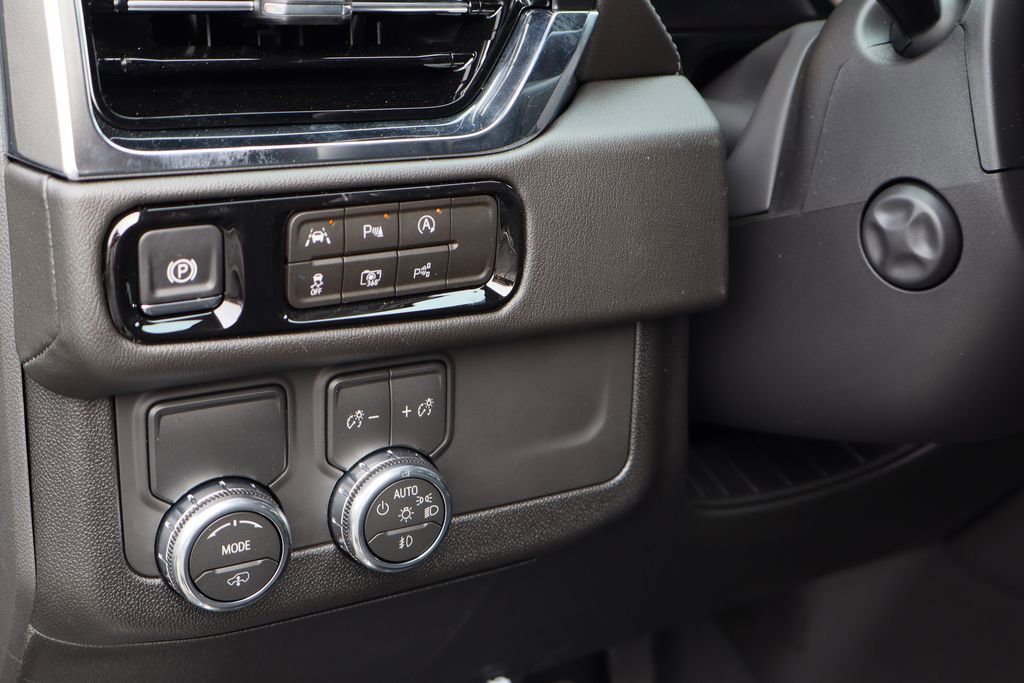 New 2026 GMC Yukon Denali w/ Sun & Power Step Package image 7