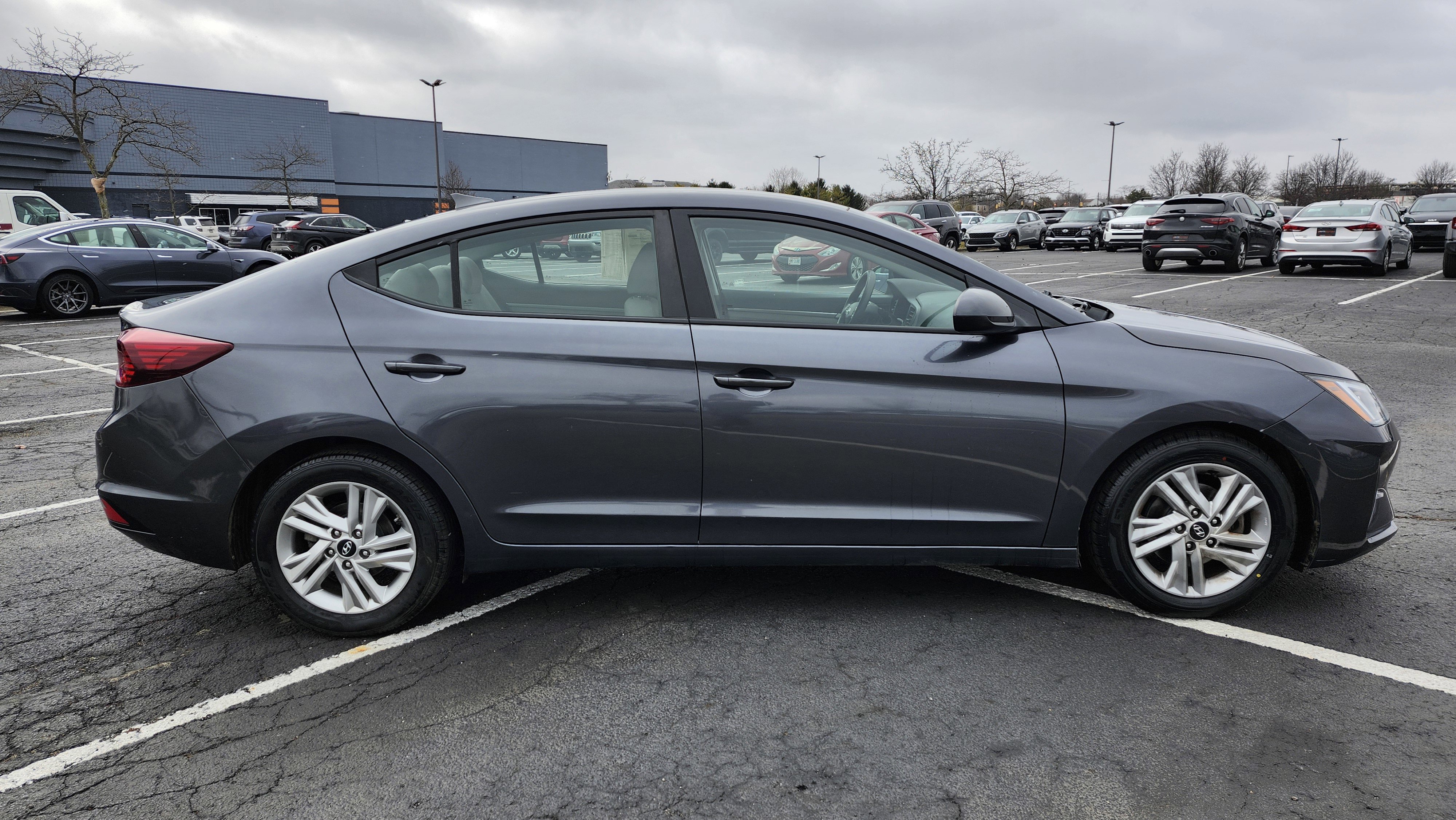 Used 2020 Hyundai Elantra SEL image 16