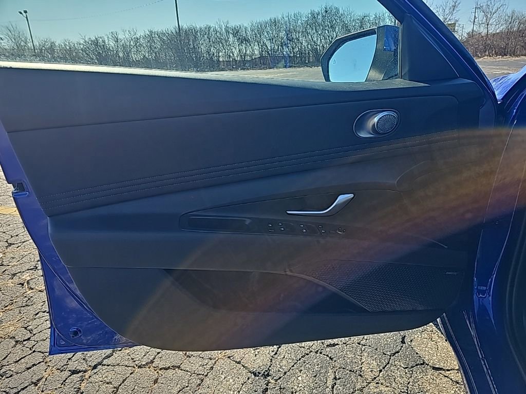 New 2026 Hyundai Elantra Limited FWD image 10