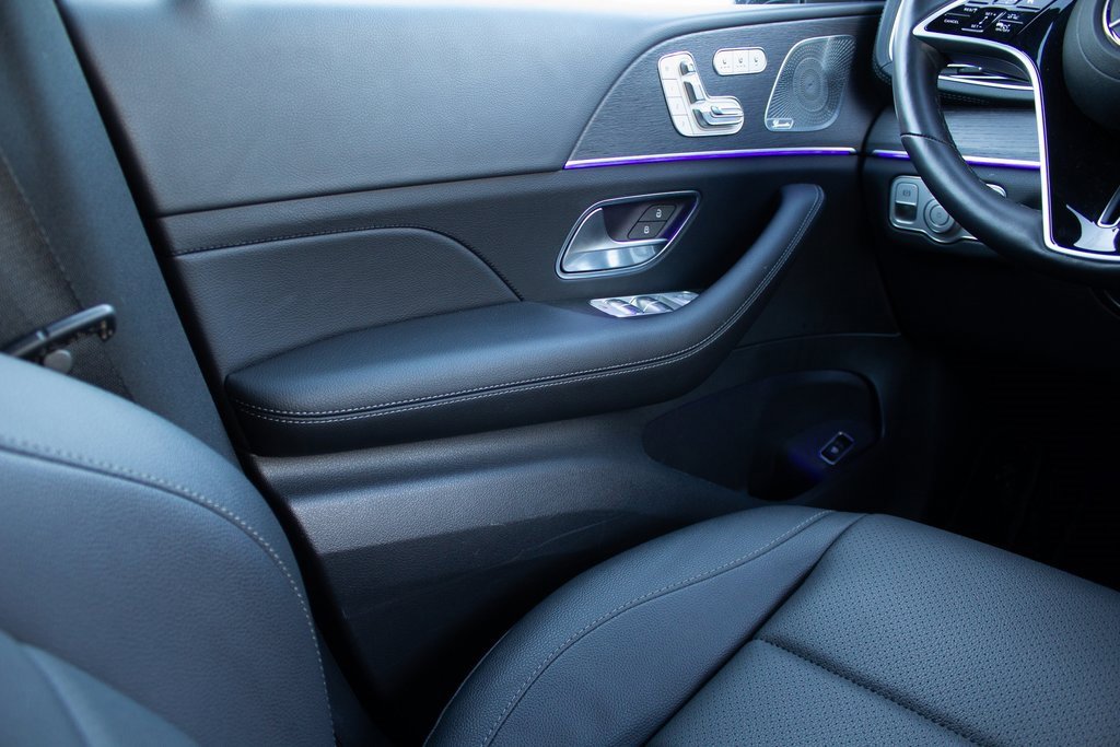 Used 2025 Mercedes-Benz GLS 450 4MATIC image 17