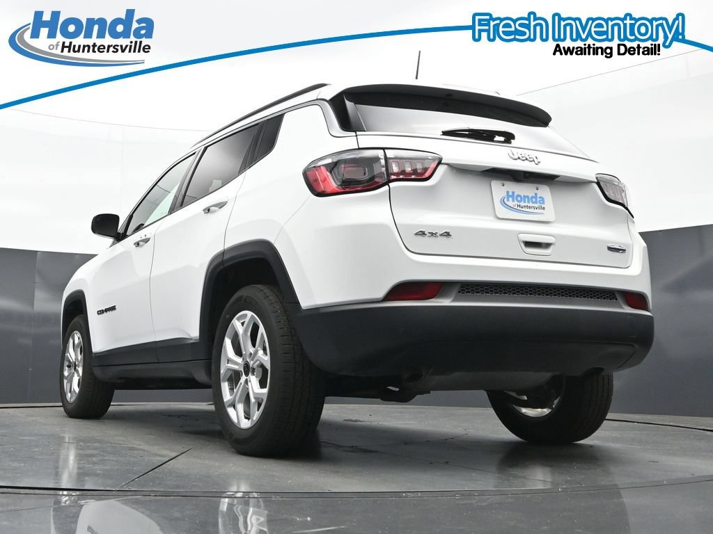 Used 2025 Jeep Compass Latitude AWD/4WD image 32