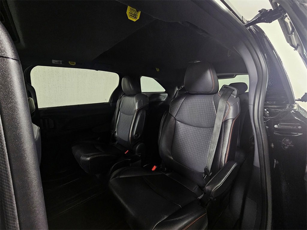 Used 2023 Toyota Sienna XSE image 19