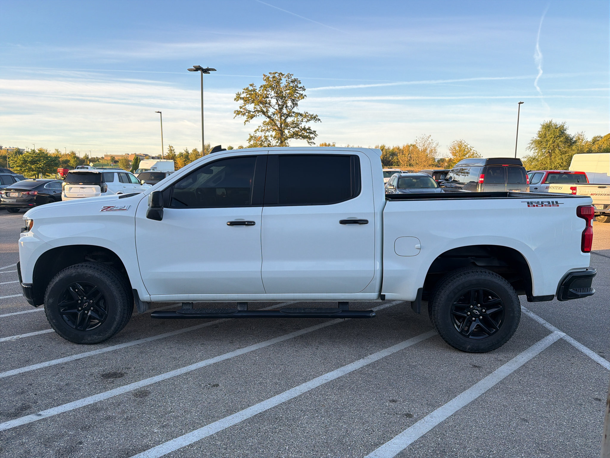 Used 2020 Chevrolet Silverado 1500 LT Trail Boss w/ LPO, Dark Essentials Package AWD/4WD image 2