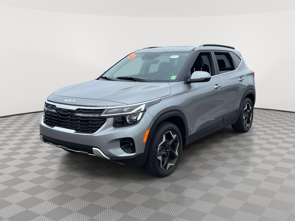 Used 2024 Kia Seltos EX AWD/4WD image 3