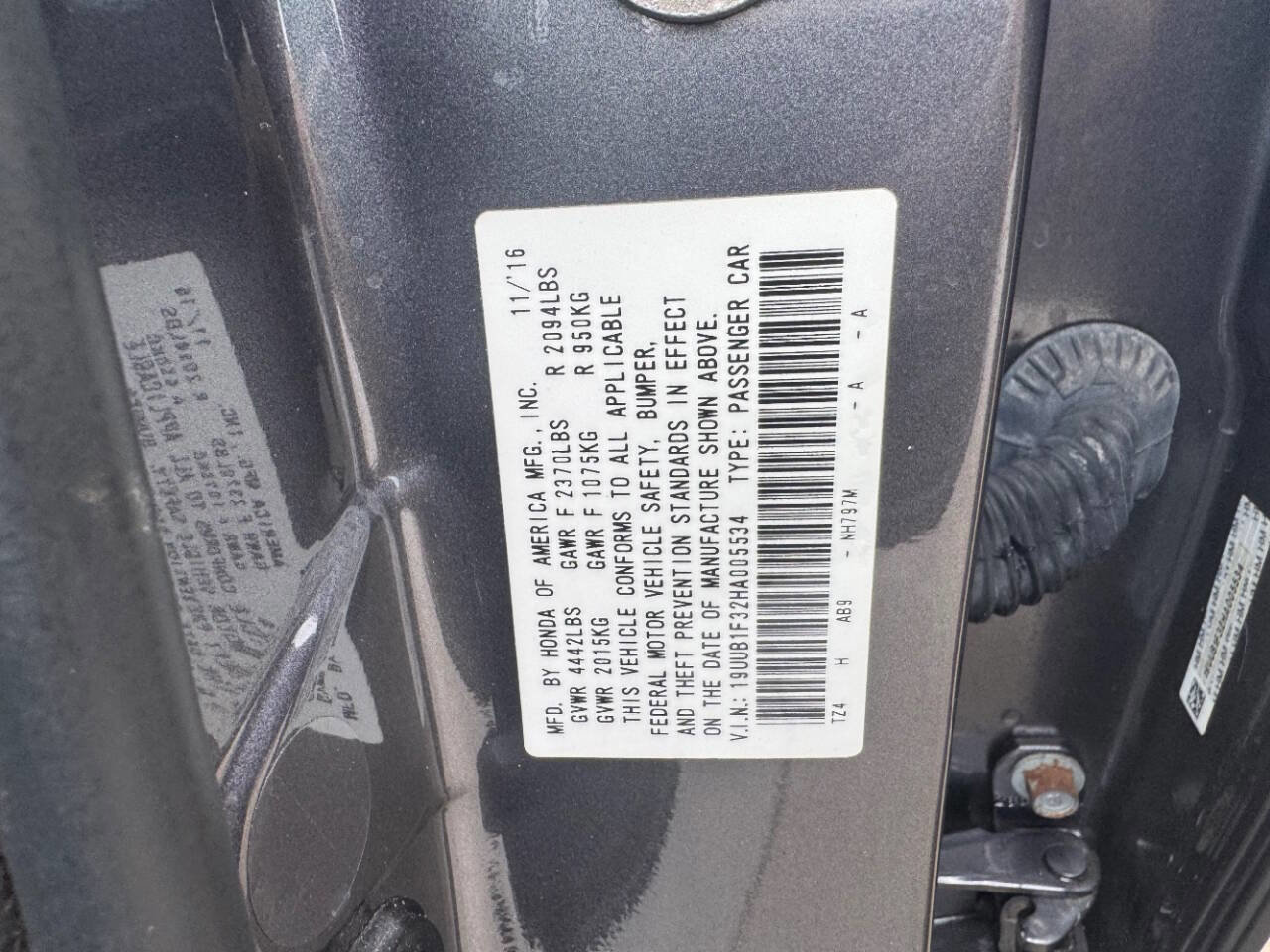 Used 2017 Acura TLX image 30