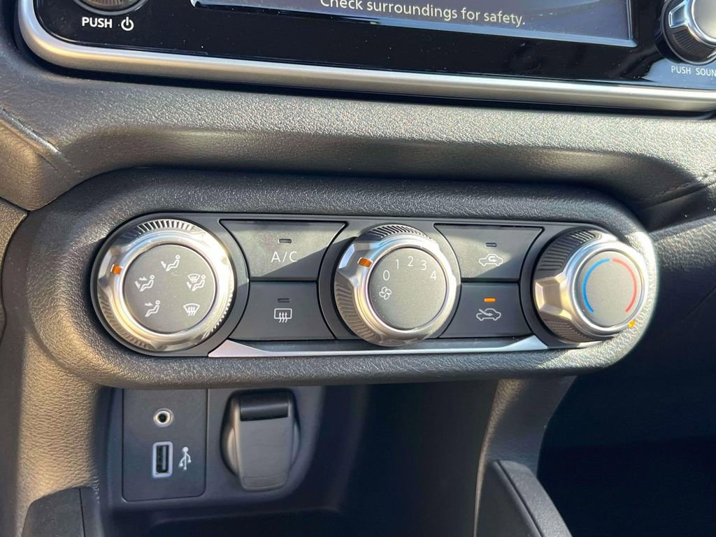 Used 2025 Nissan Versa S image 28