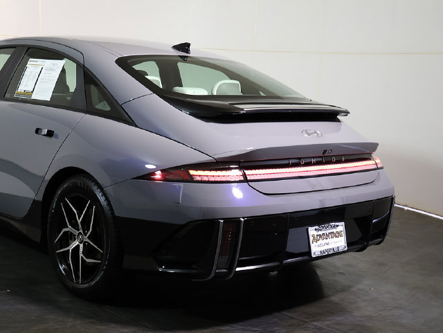 Used 2023 Hyundai Ioniq 6 SEL AWD/4WD image 11