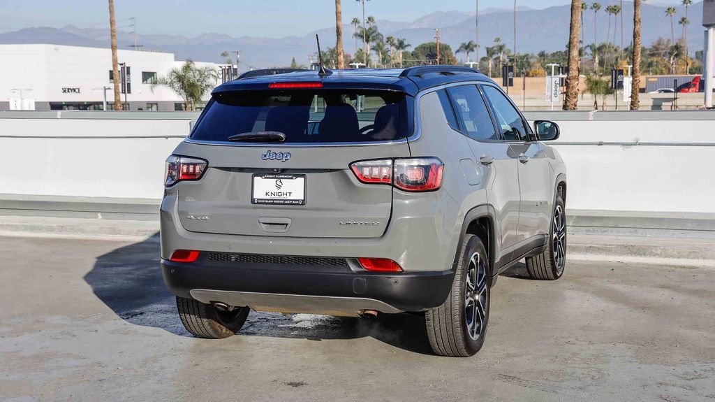 Used 2024 Jeep Compass Limited image 9