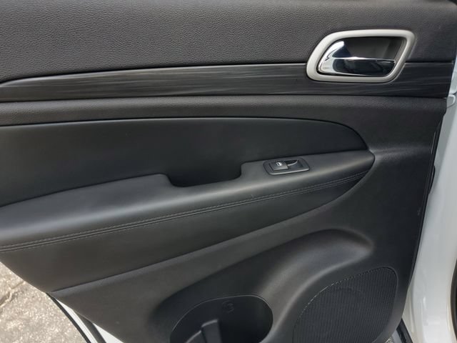 Certified 2021 Jeep Grand Cherokee Laredo X AWD/4WD image 17