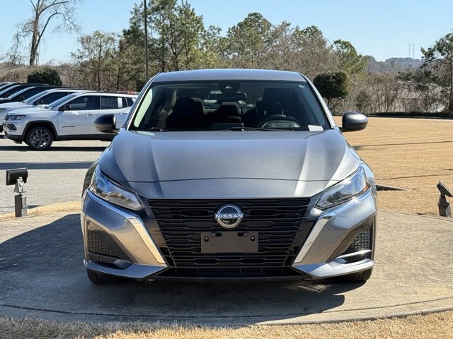 Used 2024 Nissan Altima 2.5 SV image 2