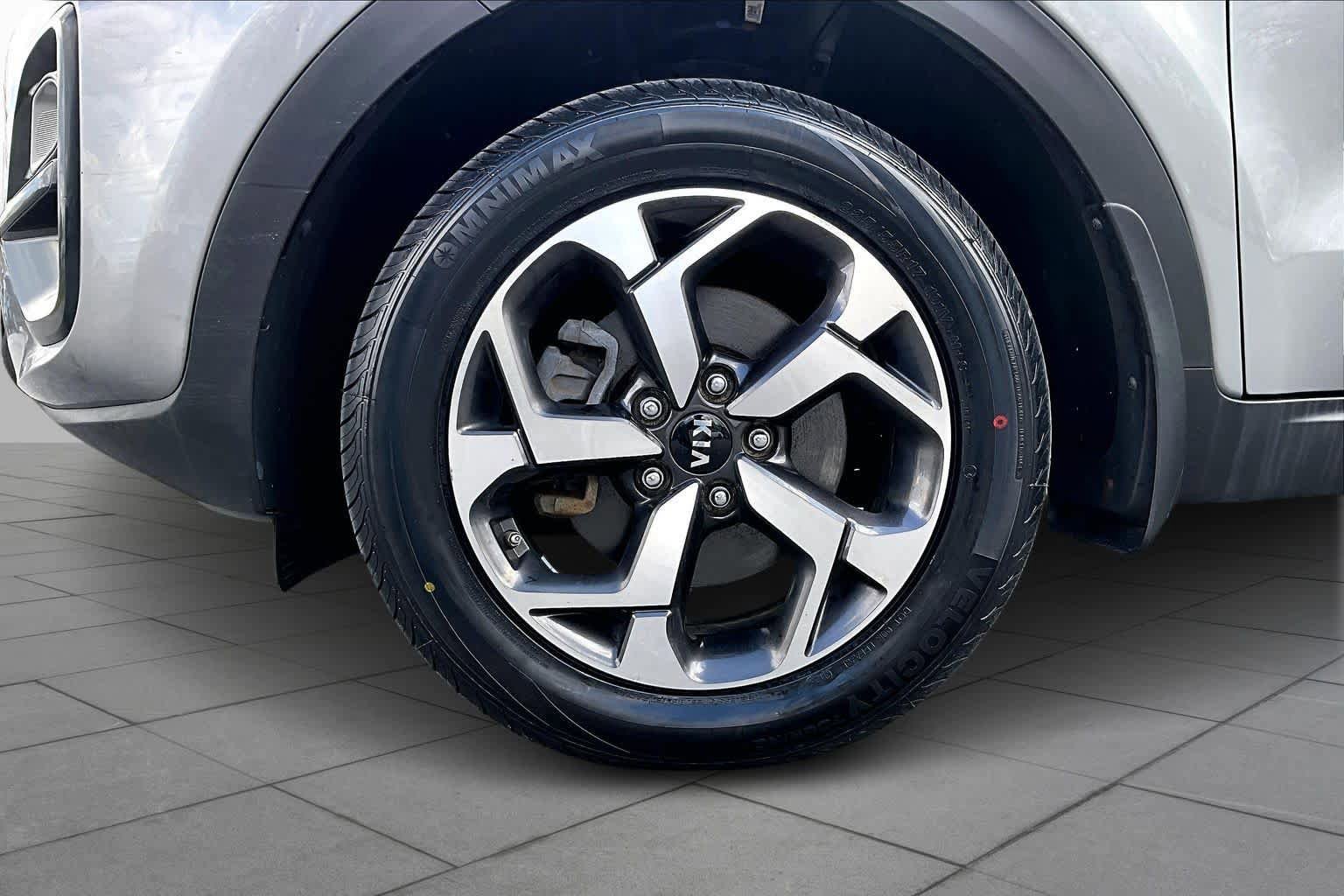 Used 2020 Kia Sportage LX image 11