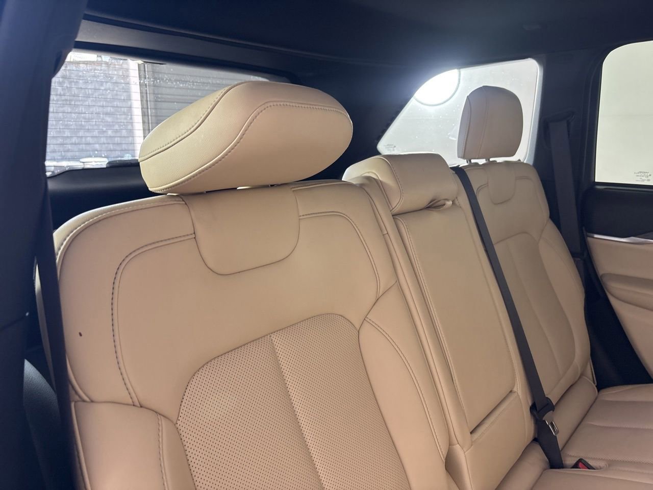 Used 2024 Jeep Grand Cherokee Limited w/ Luxury Tech Group II image 29