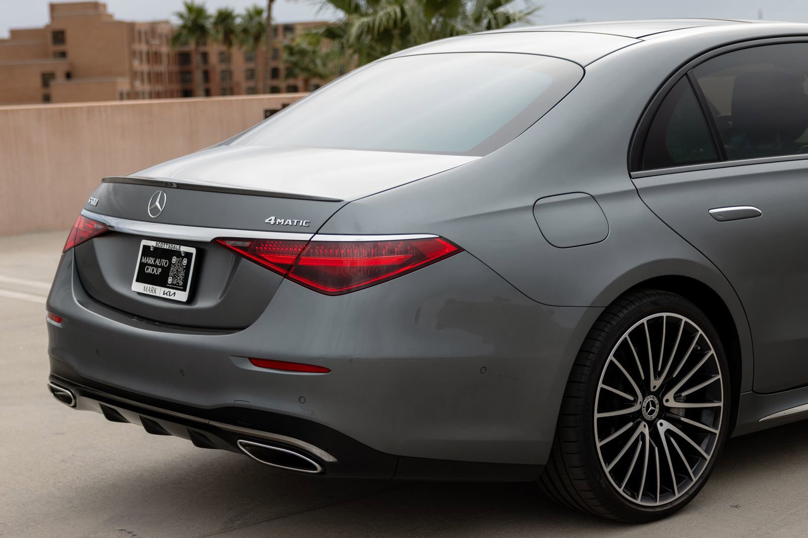 Used 2023 Mercedes-Benz S 500 4MATIC w/ AMG Line image 9