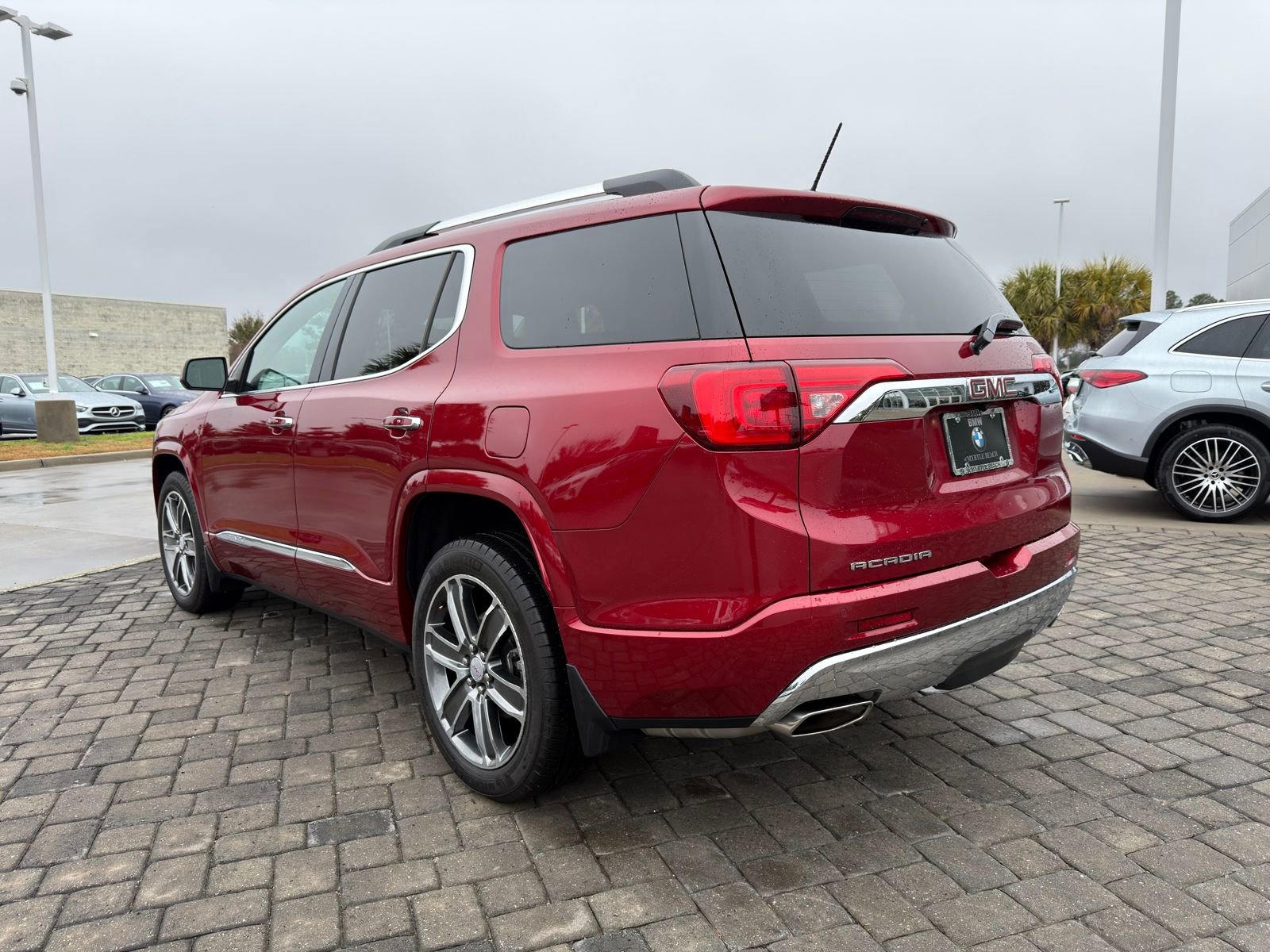 Used 2019 GMC Acadia Denali w/ Technology Package FWD image 10