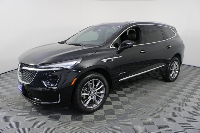 Used 2023 Buick Enclave Avenir w/ Avenir Technology Package image 2