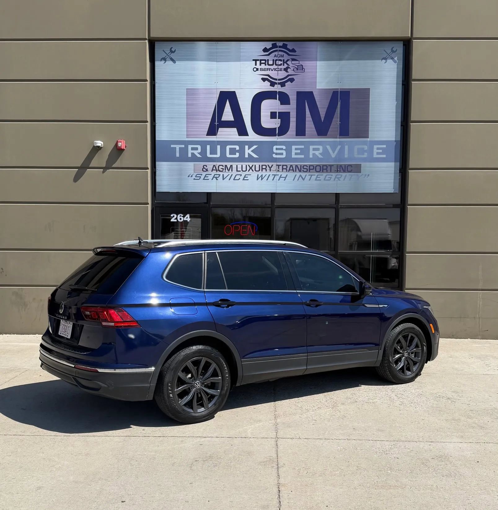 Used 2023 Volkswagen Tiguan SE image 6