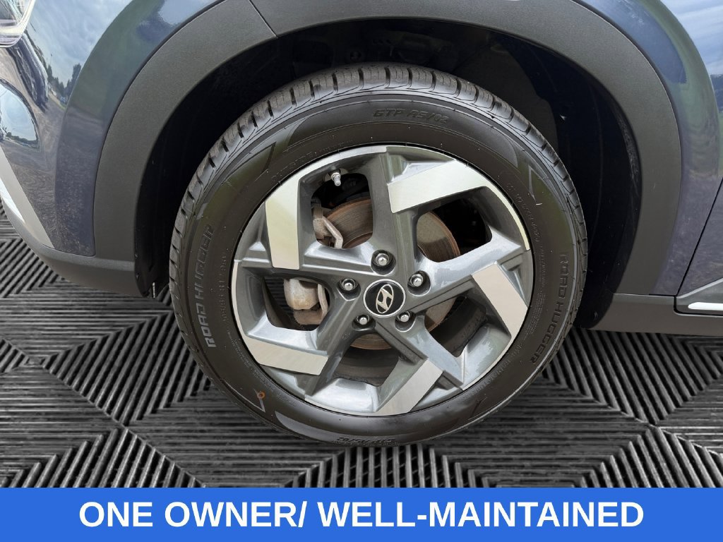 Used 2023 Hyundai Venue Limited FWD image 15
