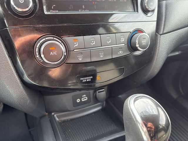 Used 2018 Nissan Rogue SV image 13