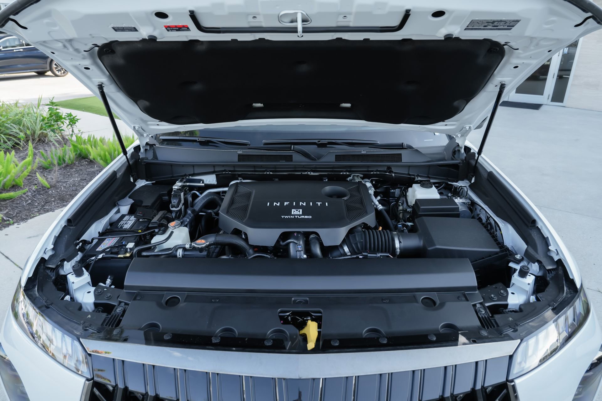 New 2026 INFINITI QX80 4WD w/ Sport Exterior Package image 36