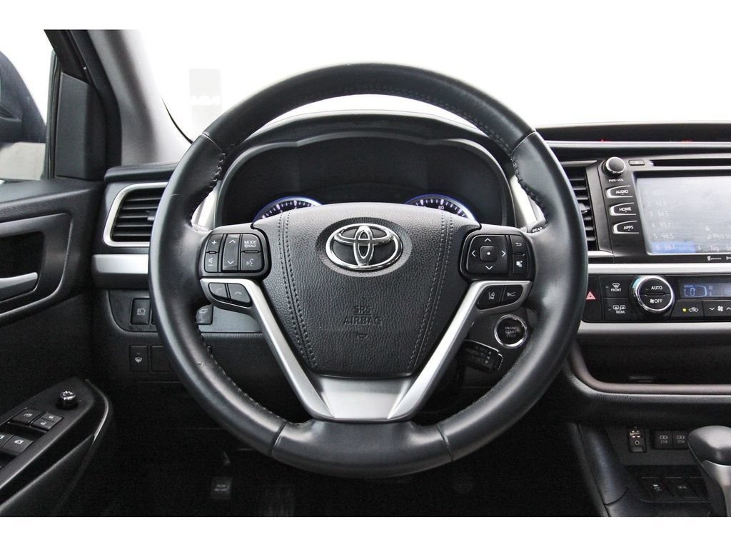 Used 2017 Toyota Highlander XLE FWD image 15