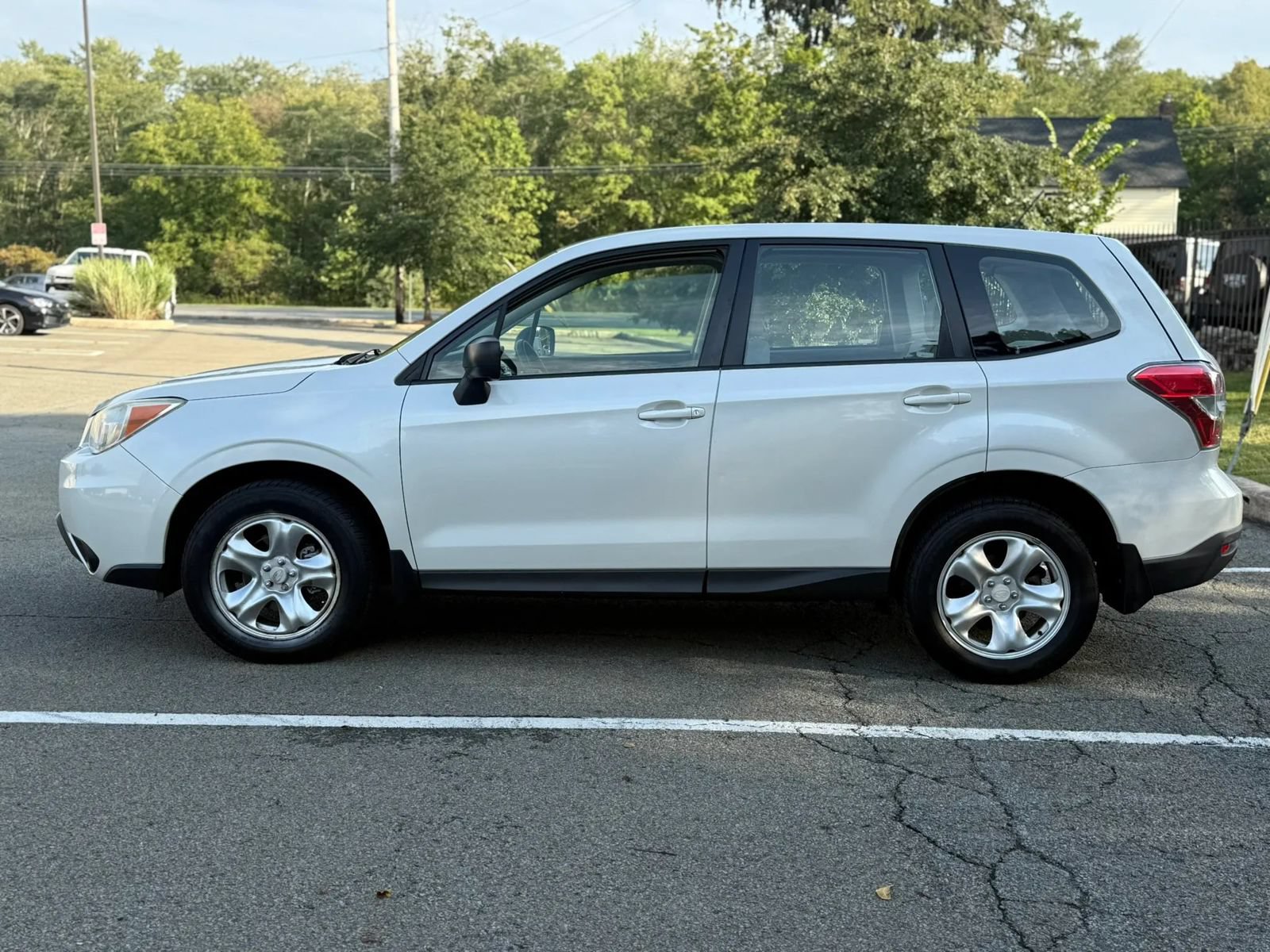 Used 2014 Subaru Forester 2.5i AWD/4WD image 7