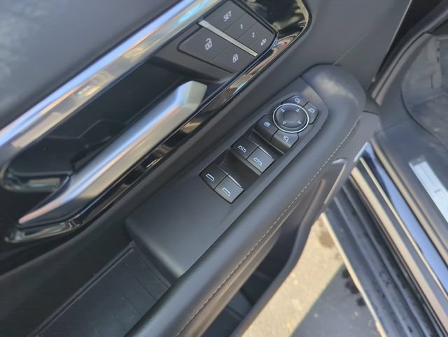 Used 2025 Chevrolet Tahoe Premier AWD/4WD image 14