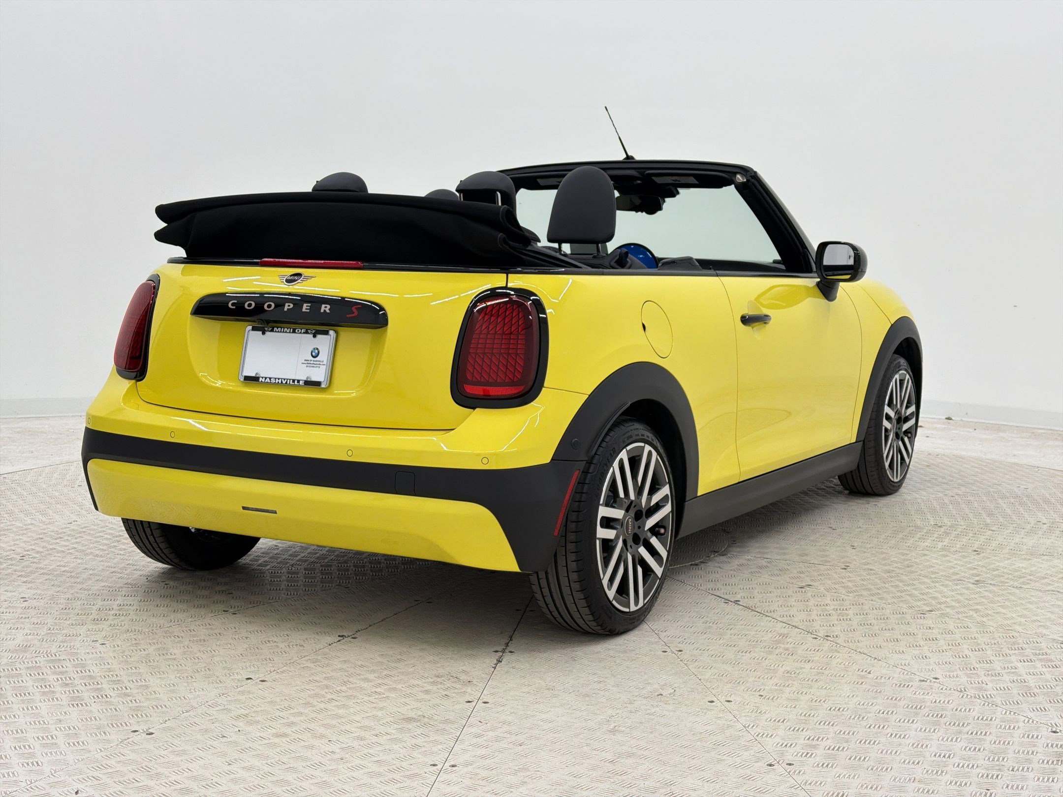 Certified 2025 MINI Cooper S image 9
