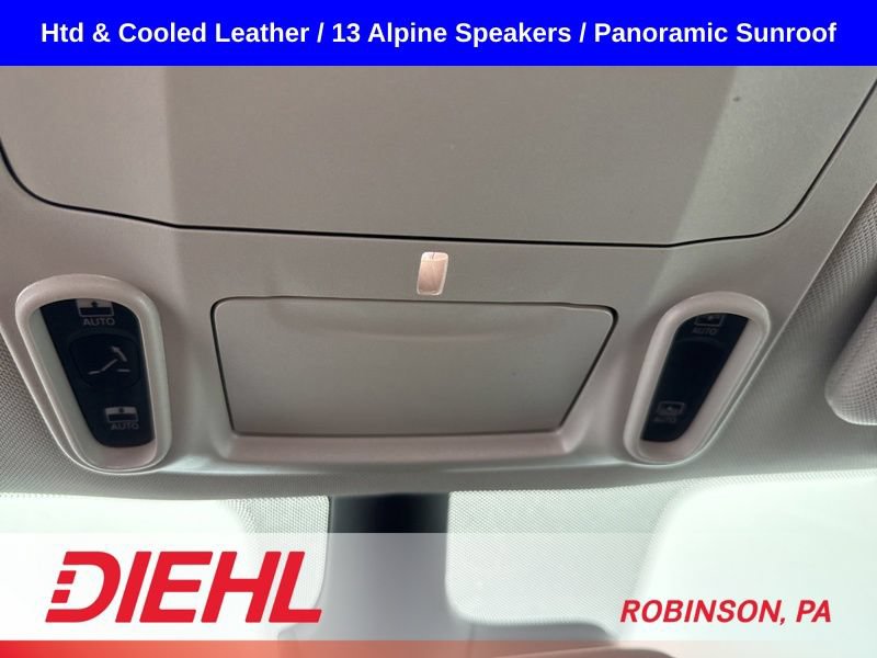 Used 2023 Chrysler Pacifica Limited FWD image 42