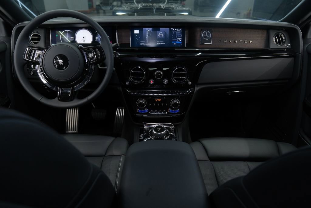 Used 2026 Rolls-Royce Phantom Sedan image 48